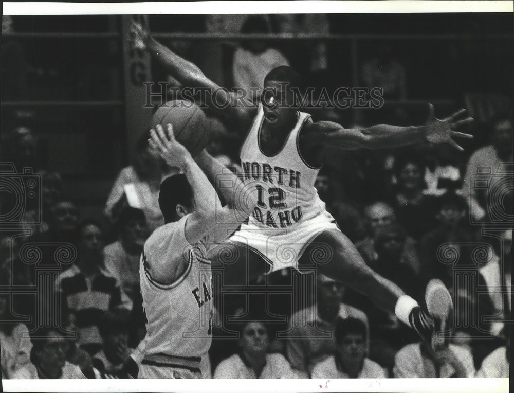 1988 Press Photo Idaho basketball player, Kenneth Johnson, springs into action- Historic Images