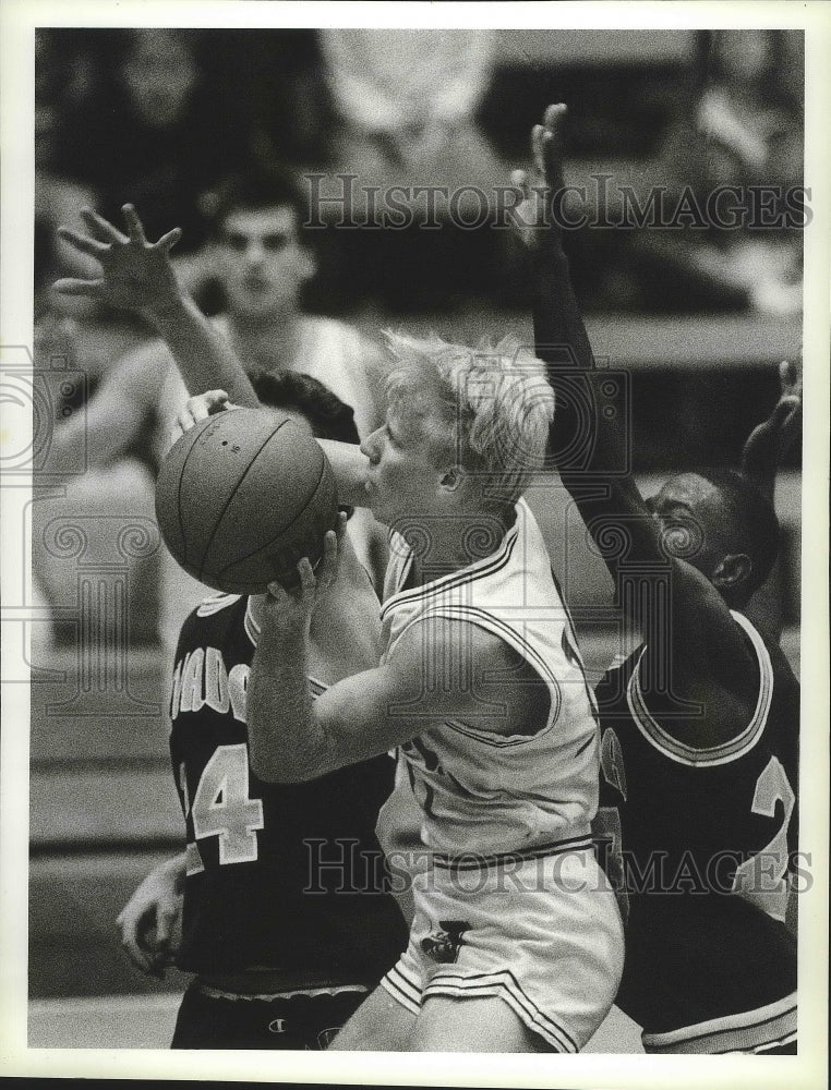 1989 Press Photo Eastern Washington University basketball player, Ronn McMahon- Historic Images