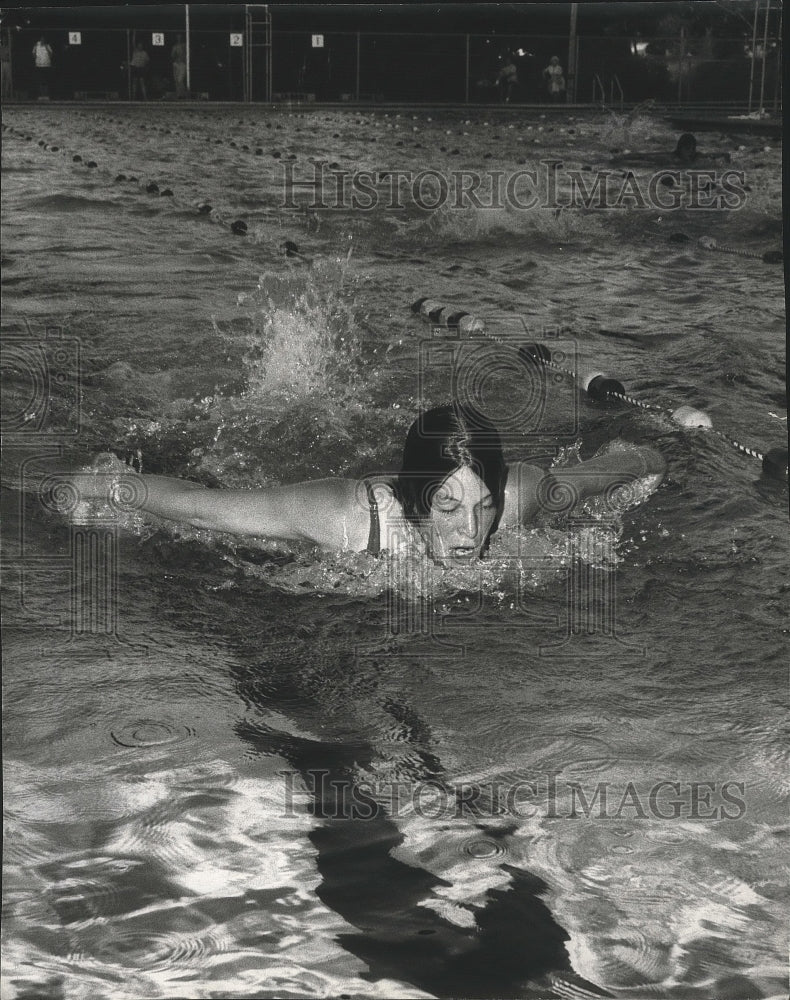 1964 Press Photo Charles MacDonald doing swimming strokes in the pool- Historic Images