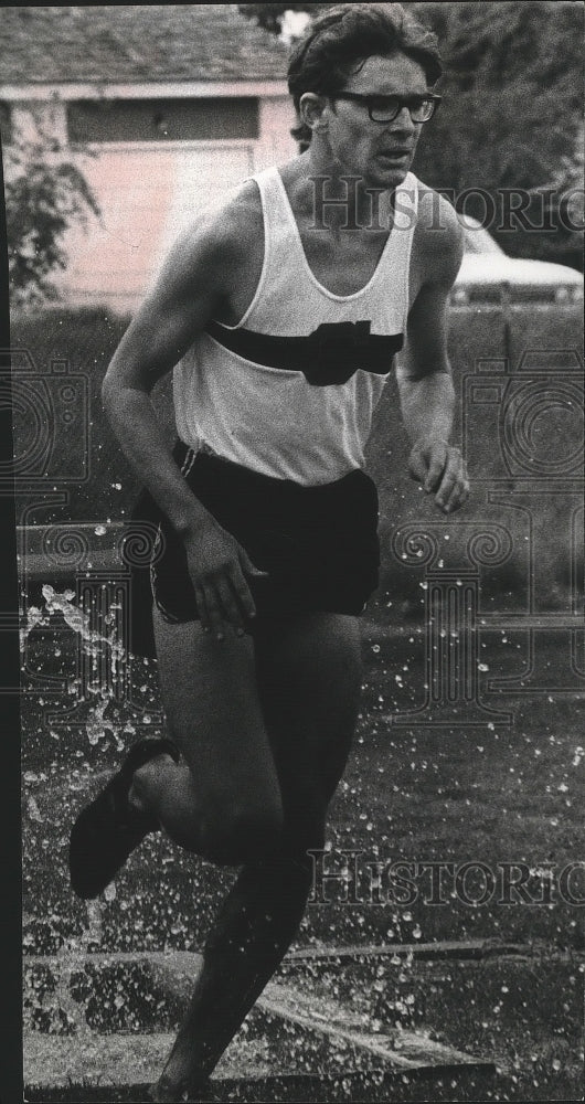 1970 Press Photo Gerry Kelly, CWSC track runner - sps09893- Historic Images