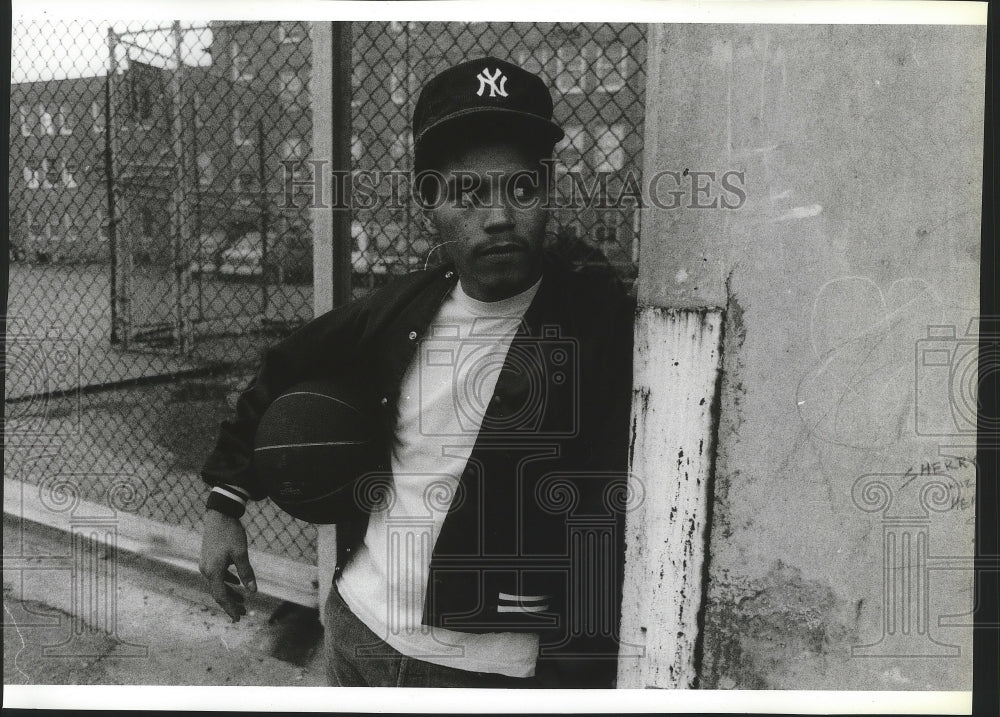 1990 Press Photo Craig Jackson Outside Chief Leschi High School in Tacoma- Historic Images