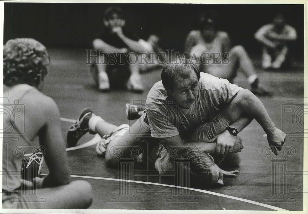 1987 Press Photo Wrestling John Owen takes on a wrestler - sps10322- Historic Images