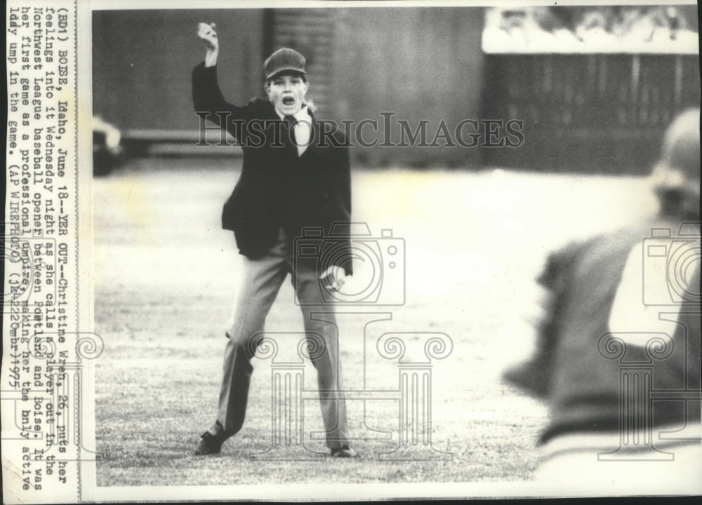 1975 Press Photo 26-year-old umpire Christine Wren, Calls Player out in Boise- Historic Images