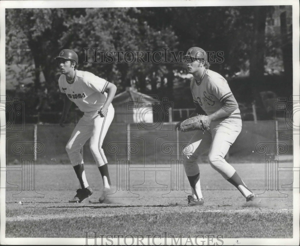 1973 Press Photo Baseball player, Ray Smelly Jr. and opponent - sps11758- Historic Images