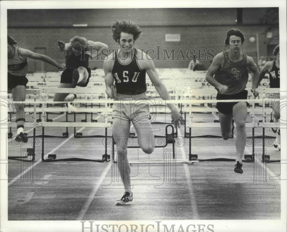 1978 Press Photo WSU track &amp; field hurdler, Tom Turner, in action - sps11909- Historic Images