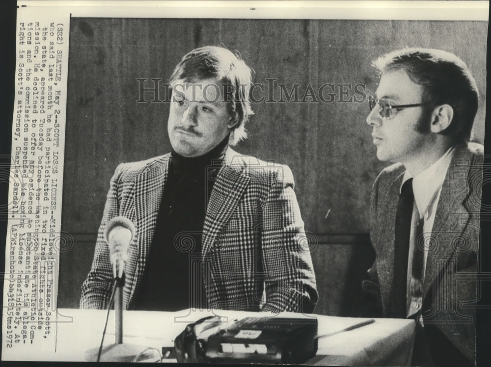 1972 Press Photo Middleweight boxer, Fraser Scott &amp; his lawyer, Charles Sandell- Historic Images