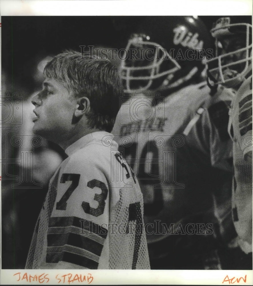 1989 Press Photo Football - James Straub #73, on the sidelines of the game- Historic Images