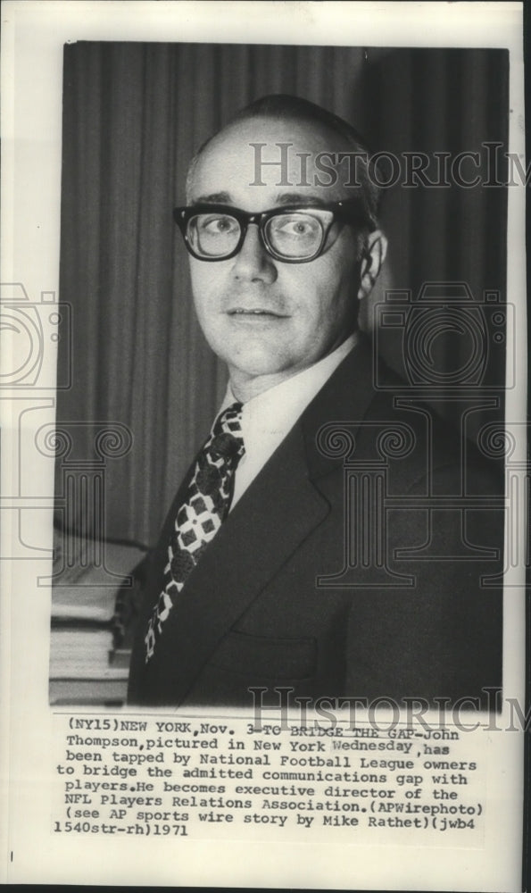 1971 Press Photo John Thompson now directs National Football players relations- Historic Images