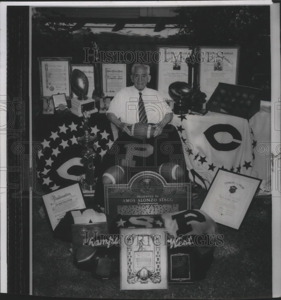 1959 Press Photo Amos Alonzo Stagg, football and his awards - sps12536- Historic Images