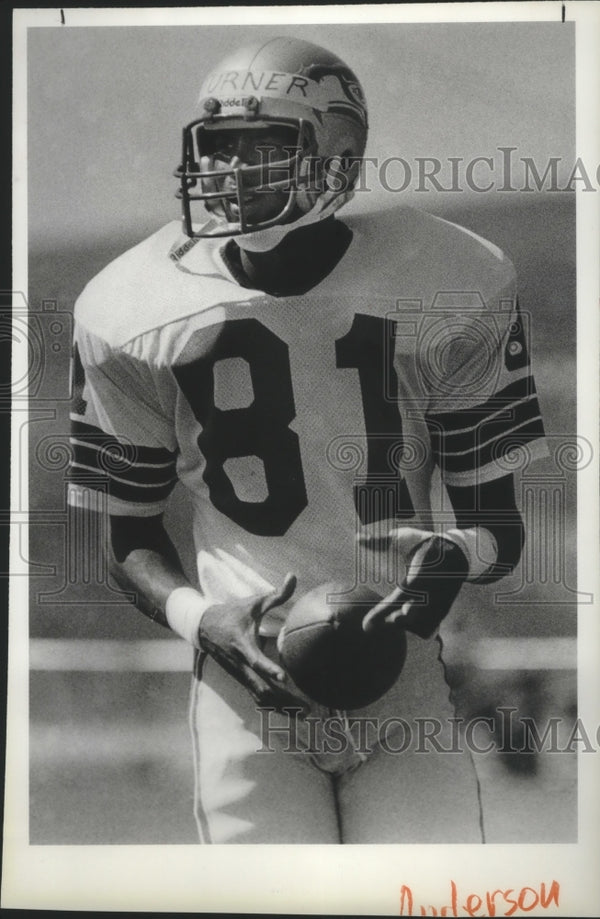 1984 Press Photo Football player Daryl Turner with the football - sps1 ...