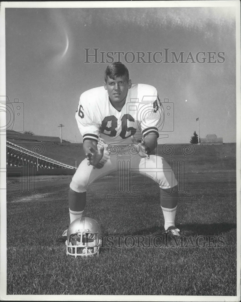 1970 Press Photo Football player, Ed Schmidt, poses for photo - sps12903- Historic Images