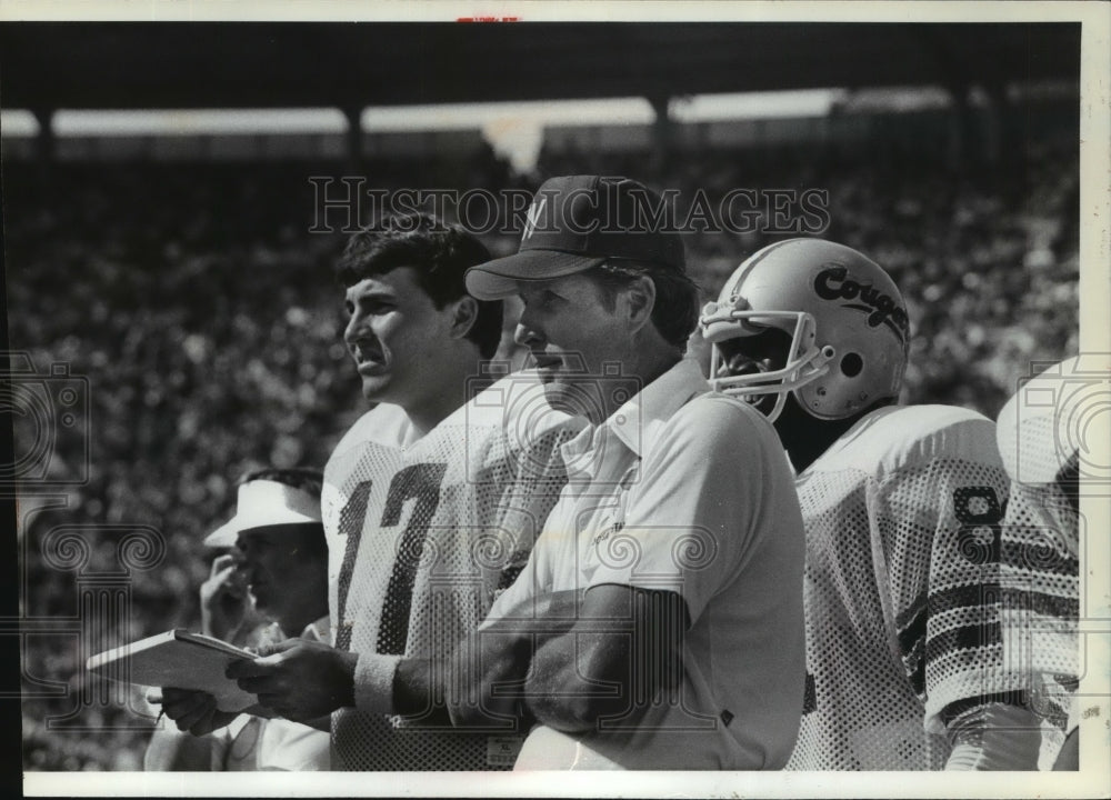 1982 Press Photo Jim Walden and Mark Rypien Stand Together on the Sideline- Historic Images