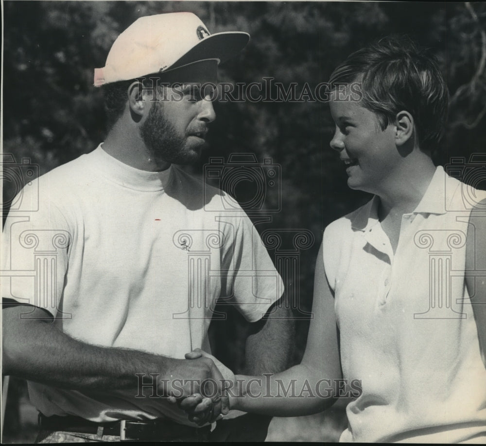 1970 Press Photo Golfer Pat Welch and Jo Ann Washam - sps13220- Historic Images