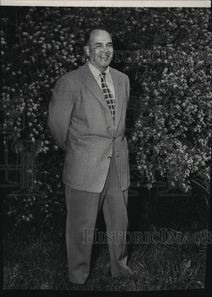 1954 Press Photo J. Neil (Skip) Stahley Univ of Idaho head football coach.- Historic Images