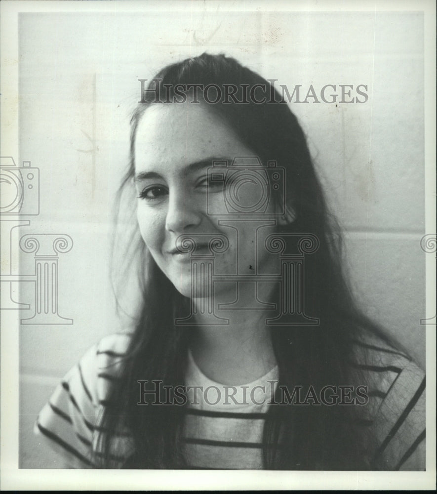 1981 Press Photo Theresa Peterson,Spokane college gymnastics,smiling for picture- Historic Images