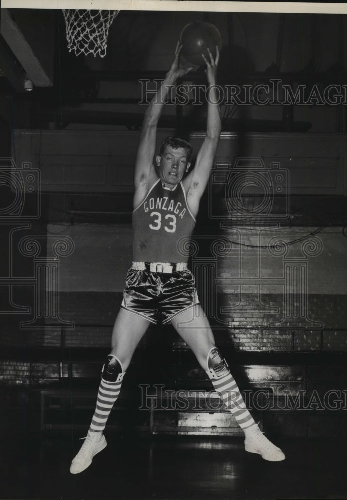 1953 Press Photo Gonzaga University basketball player Harold Van Riper- Historic Images