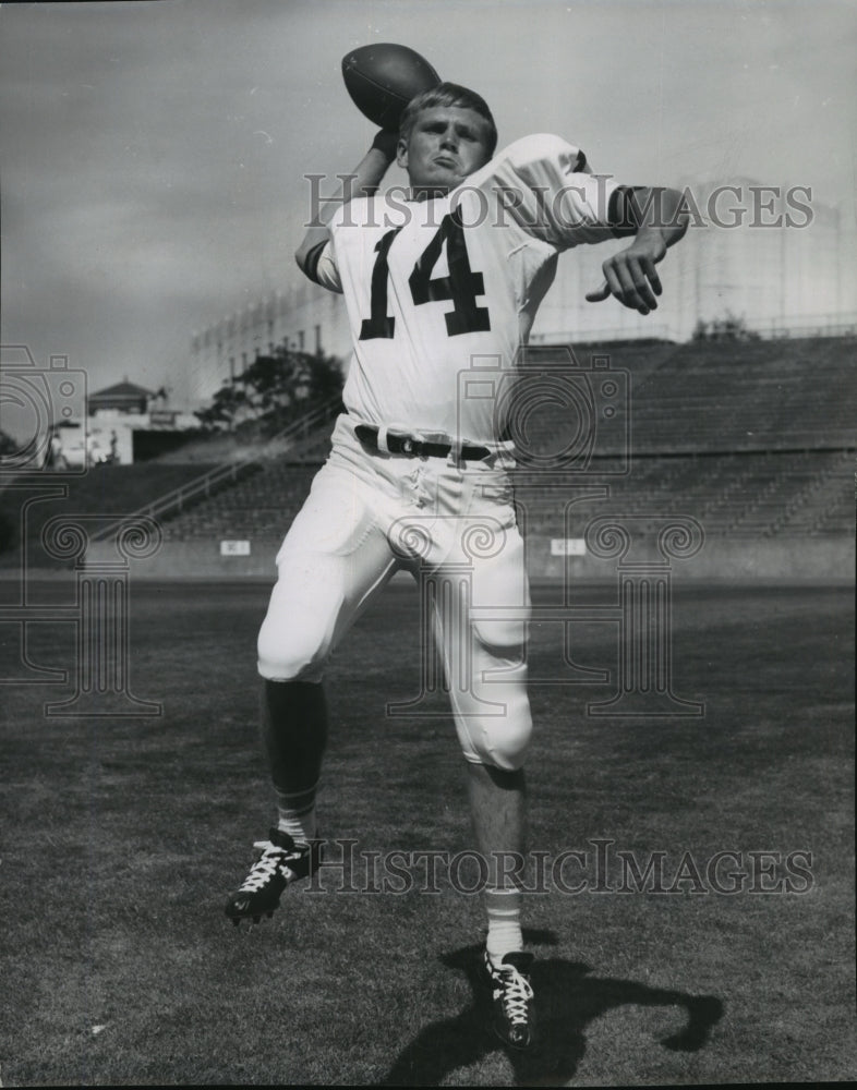 1966 Press Photo OSU&#39;s Steve Preece tosses football - sps13822- Historic Images