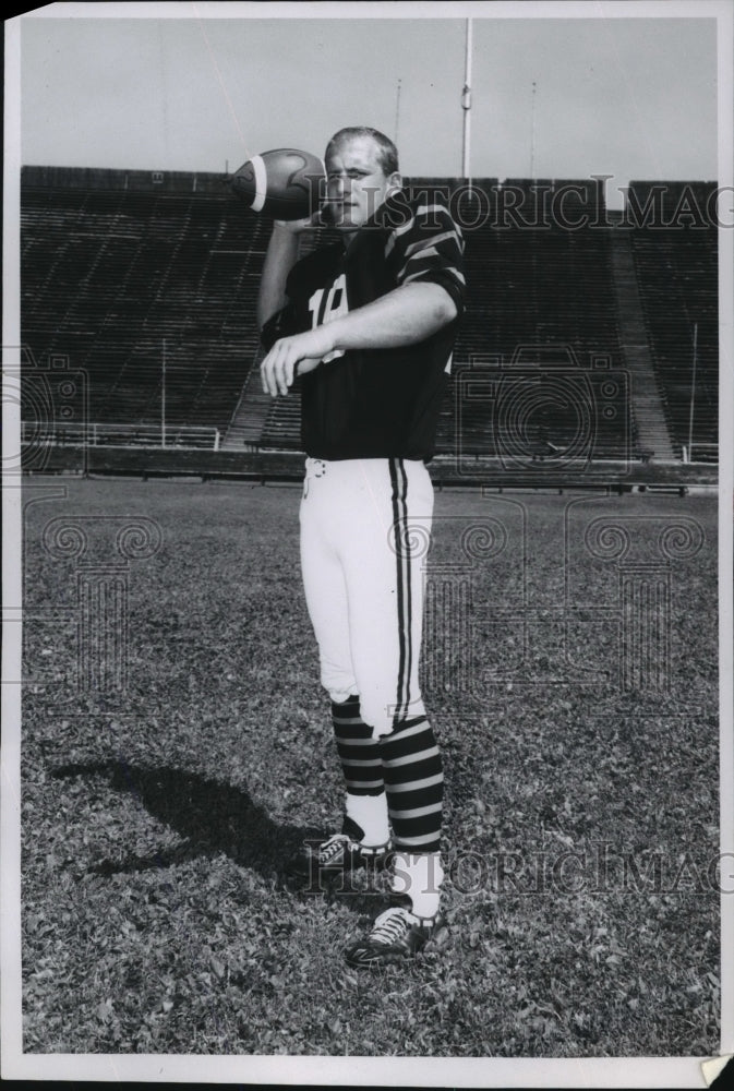 Press Photo Pacific Tigers football quarterback, John Quaccia - sps13845- Historic Images