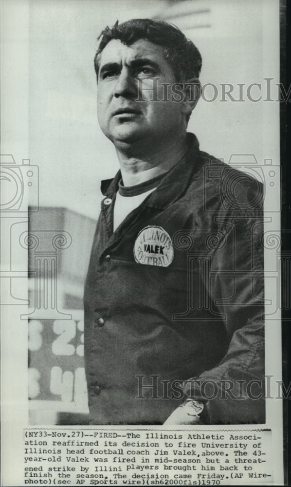 1970 Press Photo Jim Valek, football coach, looking stern in Illinois jacket- Historic Images