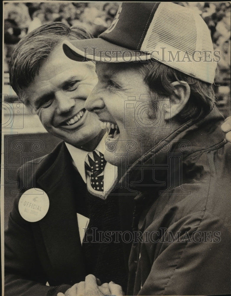 Press Photo Washington State Football Cch Jim Wallace Talking With Officials- Historic Images