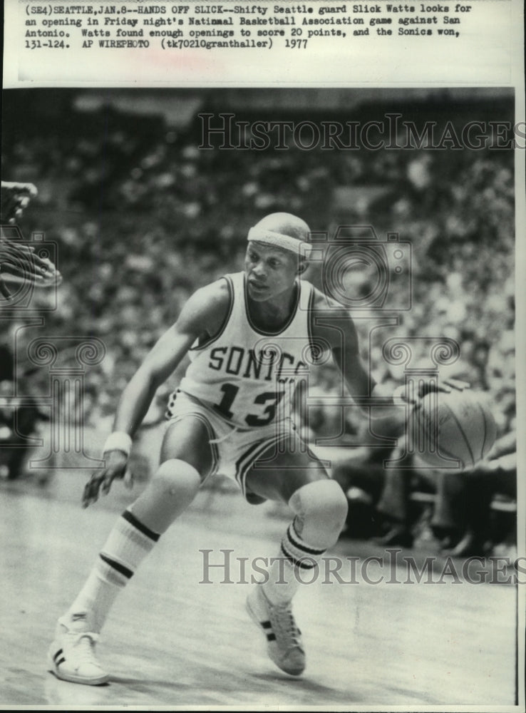 1977 Press Photo Slick Watts, Seattle Sonics guard scores 20 against San Antonio- Historic Images