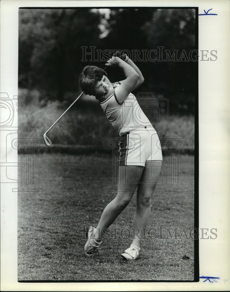 1979 Press Photo Golfer Theresa Schreck After Taking a Swing - sps14364- Historic Images