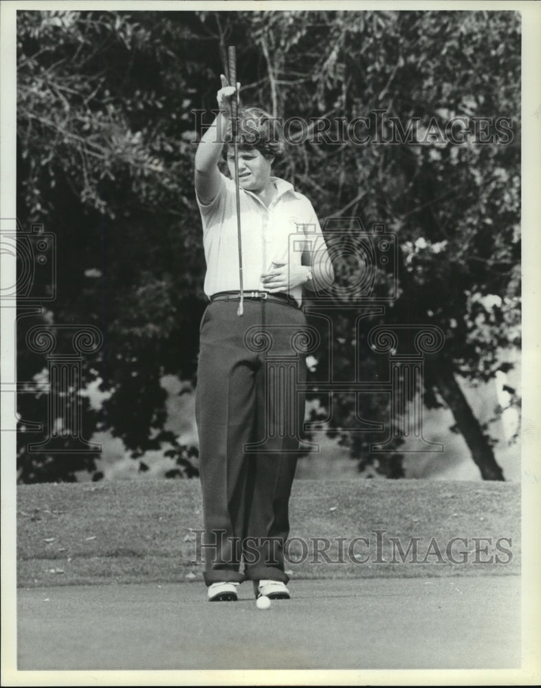 1980 Press Photo Golfer Theresa Schreck Readies Her Golf Club - sps14365- Historic Images