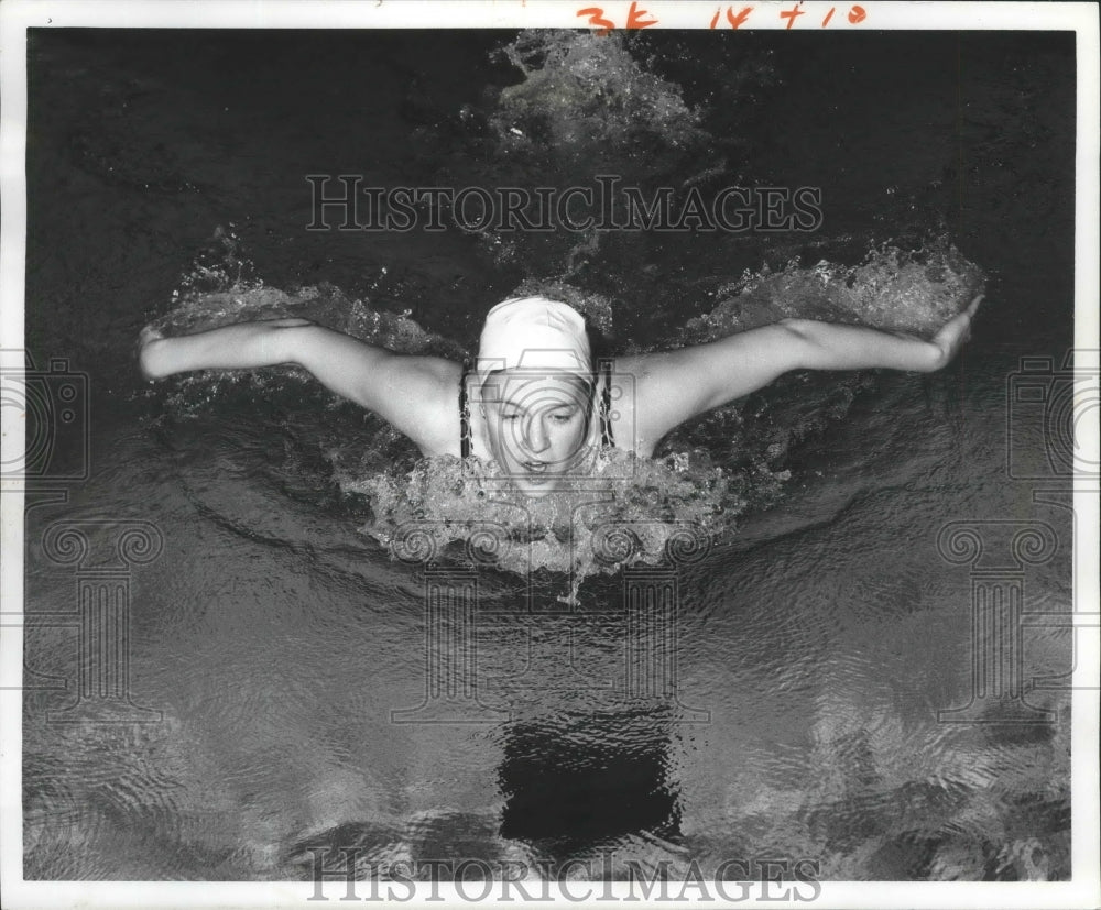 1975 Press Photo Swimmer Sandy Ragsdale - sps14411- Historic Images