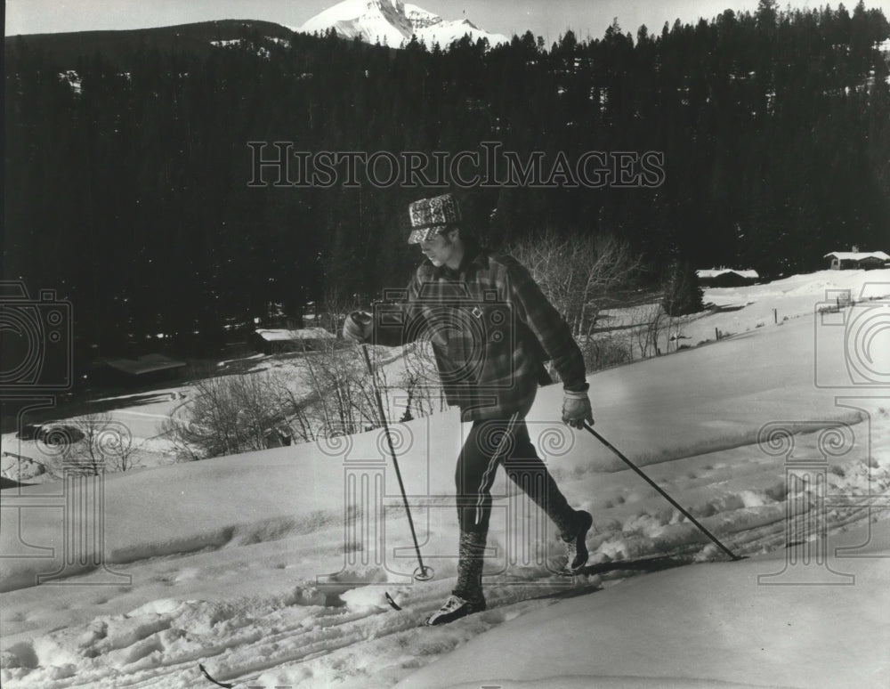 Press Photo A cross-country skier at Big Sky, near Bozeman, Montana - sps14939- Historic Images