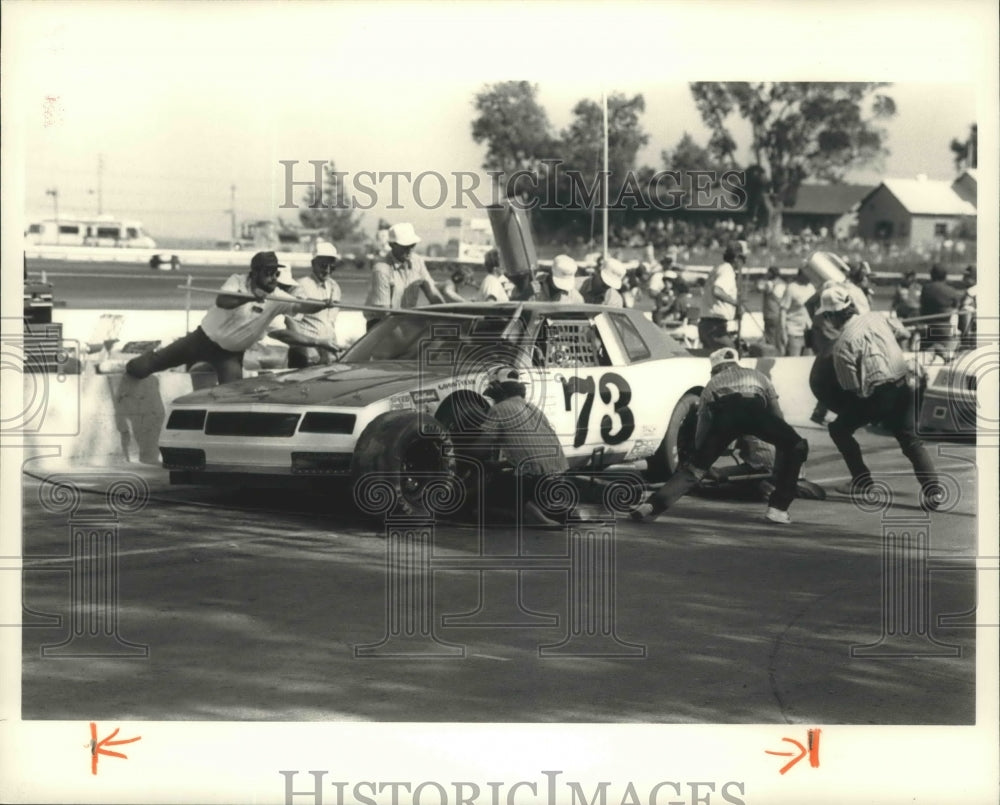 1987 Press Photo Bill Schmitt&#39;s #73 Chevrolet Receives Quick Pit Service- Historic Images