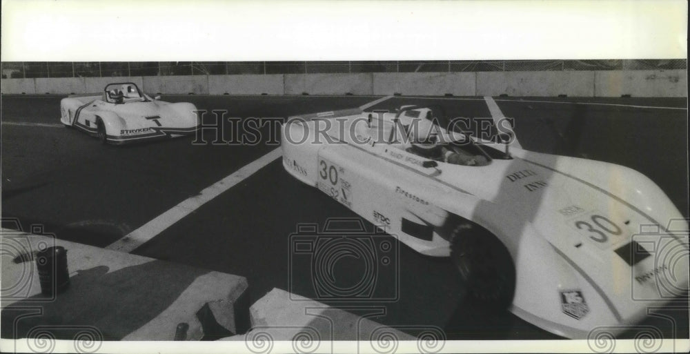 1987 Press Photo Randy McDaniel edges Steve Cameron in a Spokane Grand Prix race- Historic Images