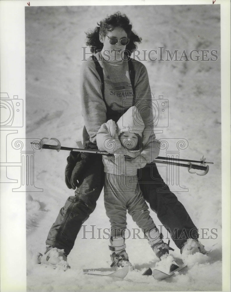 1987 Press Photo Special Olympics helper Fran Rose and daughter at Mt. Spokane- Historic Images