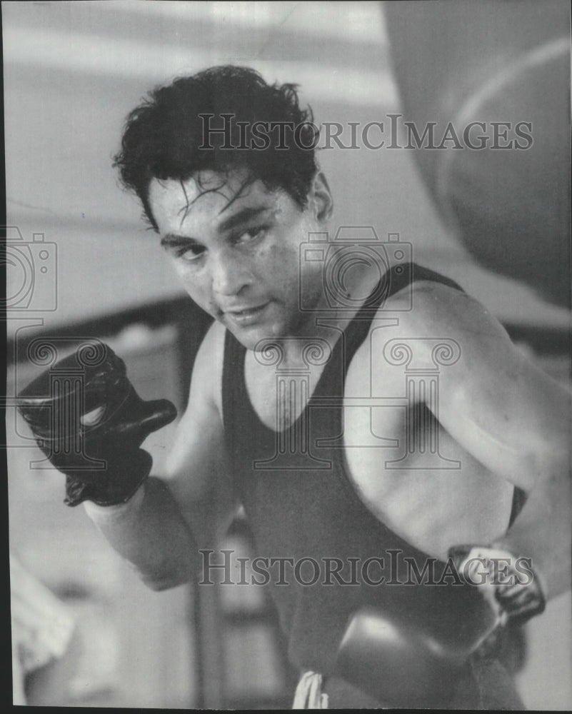 1987 Press Photo Boxer Willie Pastrano in the gym - sps15725- Historic Images