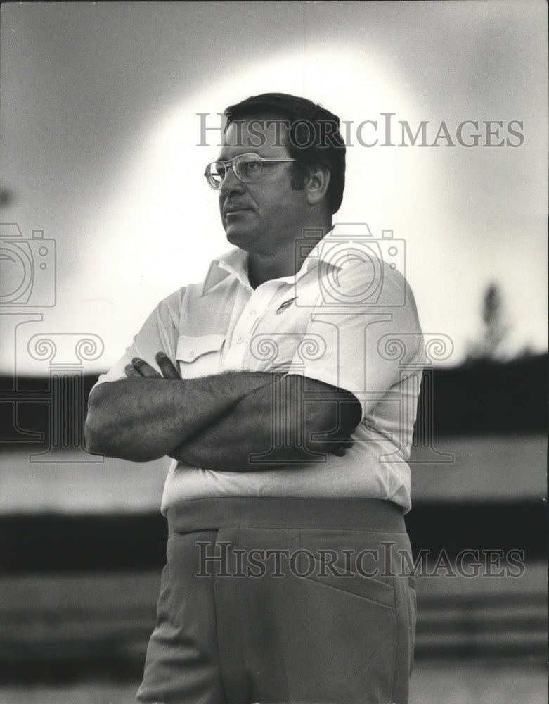 1985 Press Photo Seattle Seahawks head Jack Patera on the practice field- Historic Images