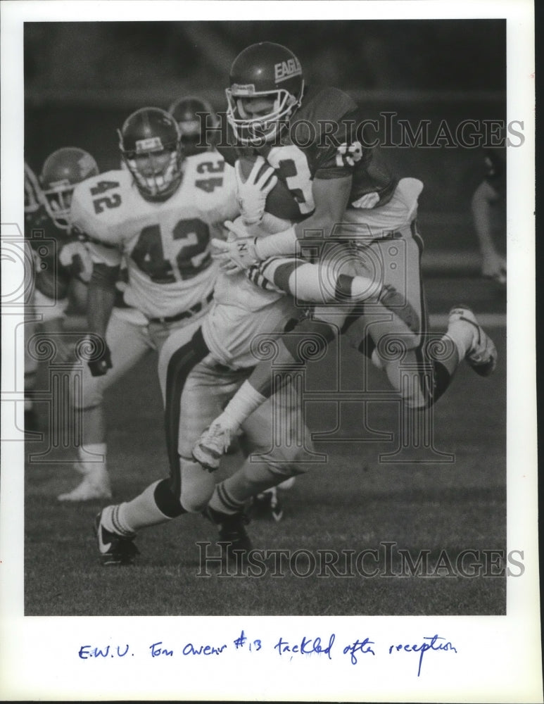 1989 Press Photo #13 Tom Owens, Eastern Washington football, tackled with ball- Historic Images