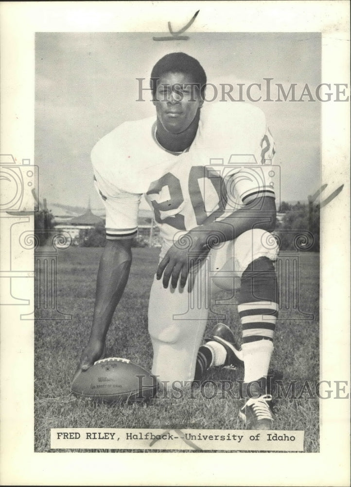 1970 Press Photo University of Idaho Halfback Fred Riley Down On One Knee- Historic Images