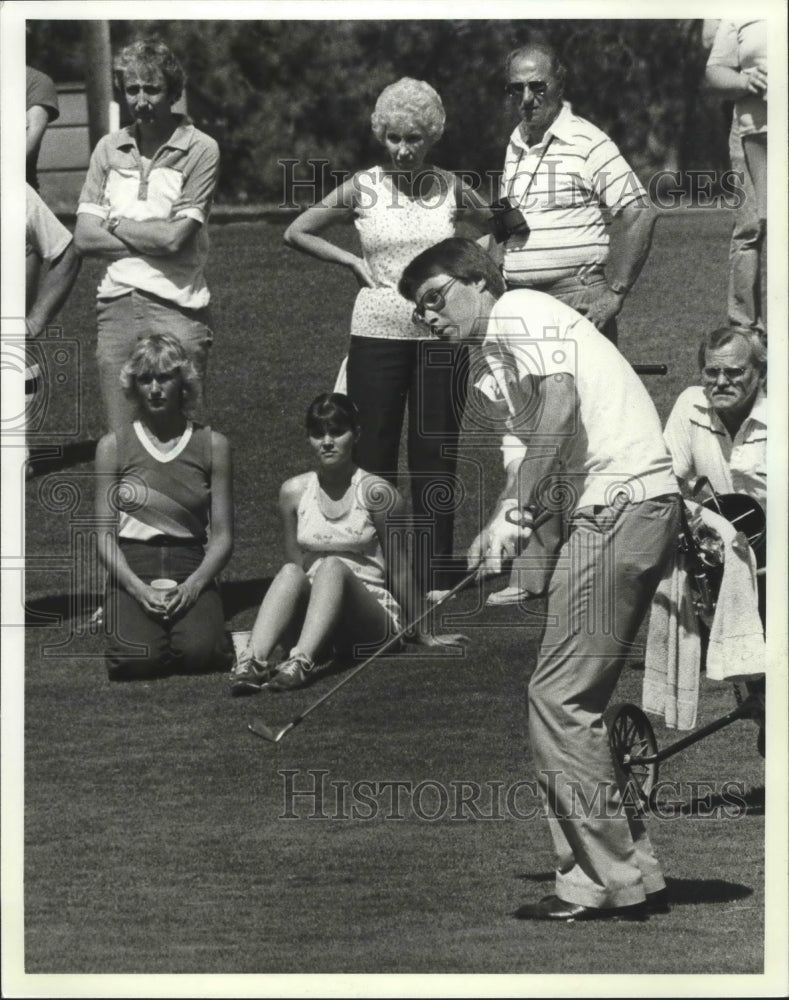 1981 Press Photo Golfer Chris Mitchell - sps16106- Historic Images