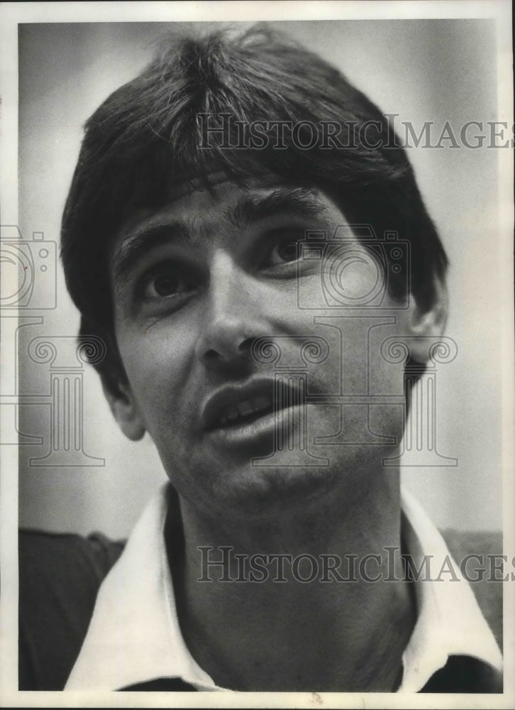 1980 Press Photo Jim Ryan, track and field athlete, in informal and relaxed pose- Historic Images