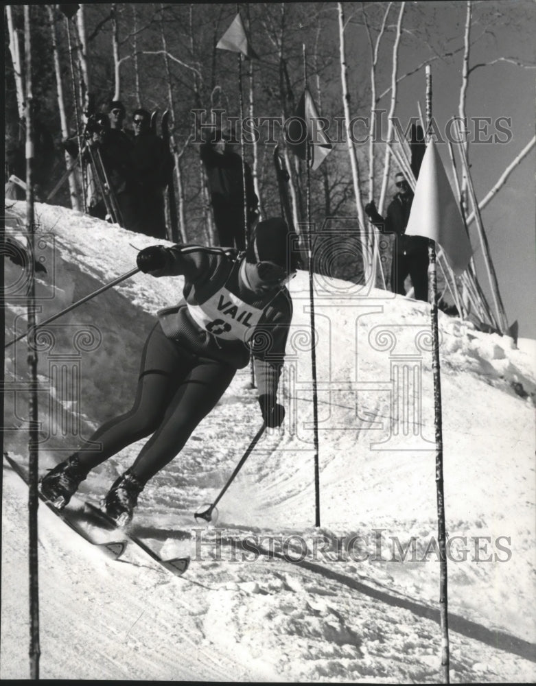 1965 Press Photo Jean Saubert skiing downhill course at Vail, Colorado- Historic Images