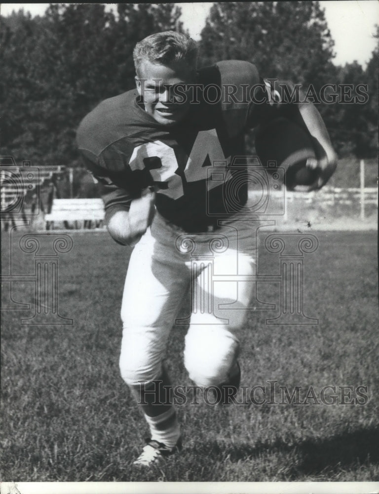 1963 Press Photo Charlie Reed, Whitworth College football, runs ball in practice- Historic Images