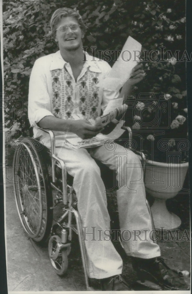 1975 Press Photo Swimmer Jack Robertson in a wheel chair - sps16450- Historic Images