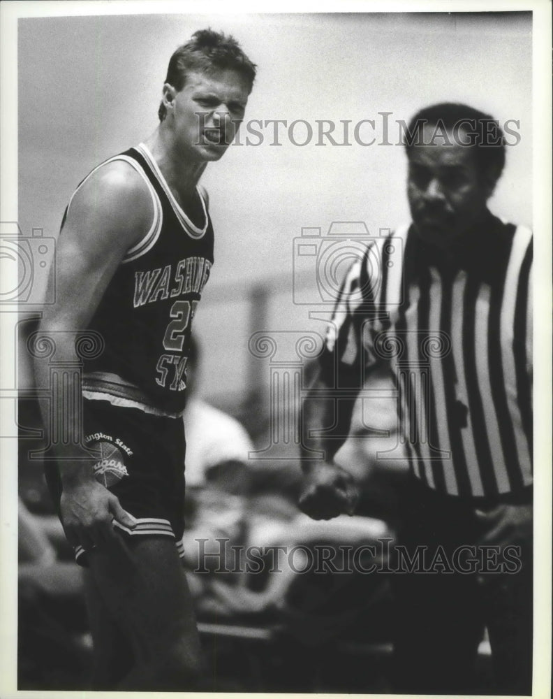 1988 Press Photo Washington State Basketballer Brian Quinnett At a Tournament- Historic Images