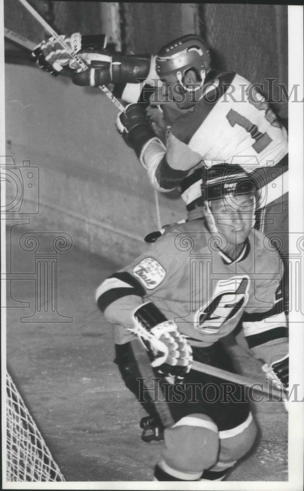 1972 Press Photo Hockey player Brian Strimbiski during hockey game - sps16991- Historic Images