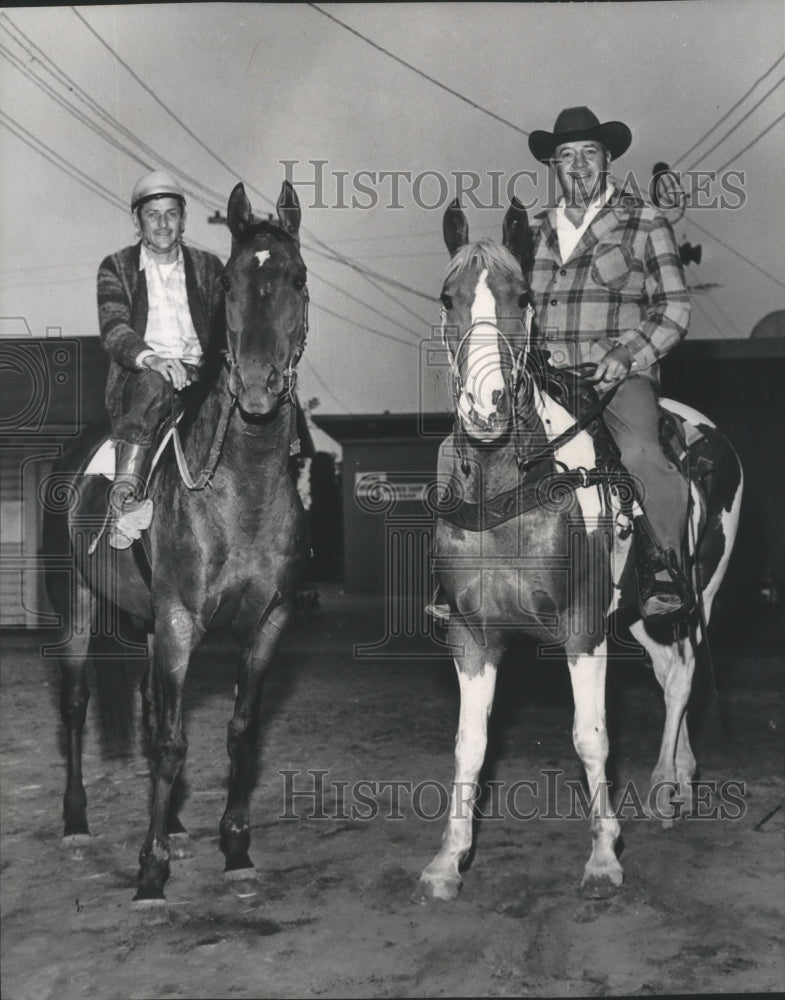 1962 Press Photo Jockey Cliff Roberts races at Playfair - sps17066- Historic Images