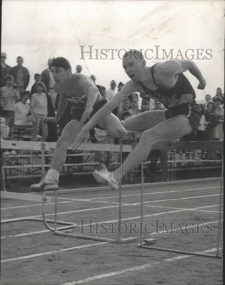 1966 Press Photo Track hurdlers Greg Danielson &amp; Dick Olsen in action- Historic Images