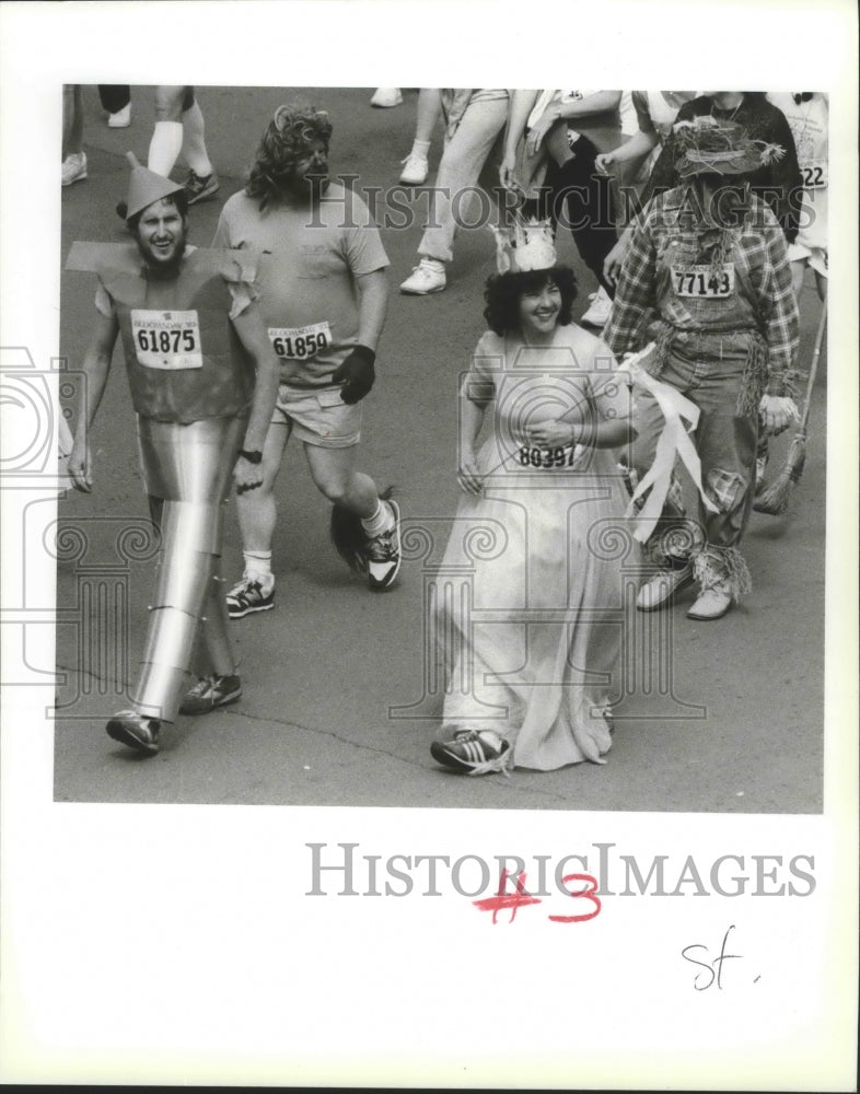 1987 Press Photo Bloomsday Runners Dressed Up As The Wizard of Oz Characters- Historic Images