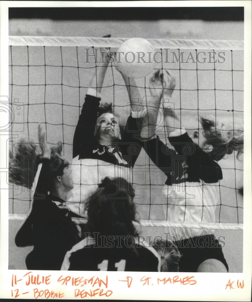 1989 Press Photo St. Maries volleyball players Julie Spiesman and Bobbie Renfro- Historic Images