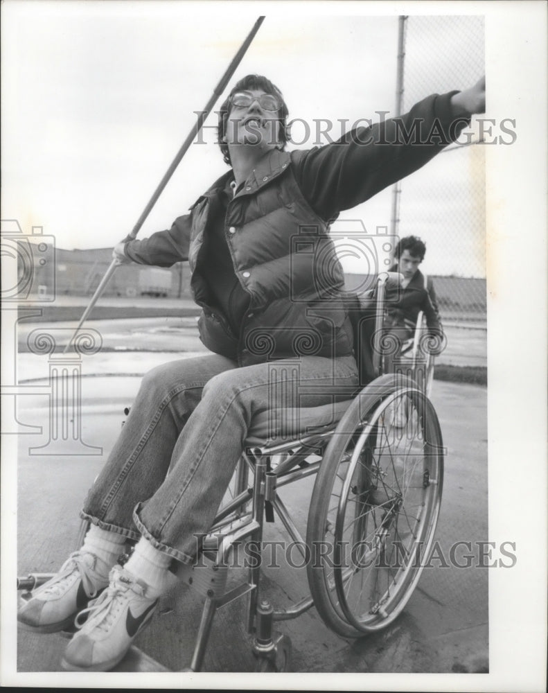 1978 Press Photo Track &amp; field javelin thrower, Claudia Jones, whipping it- Historic Images