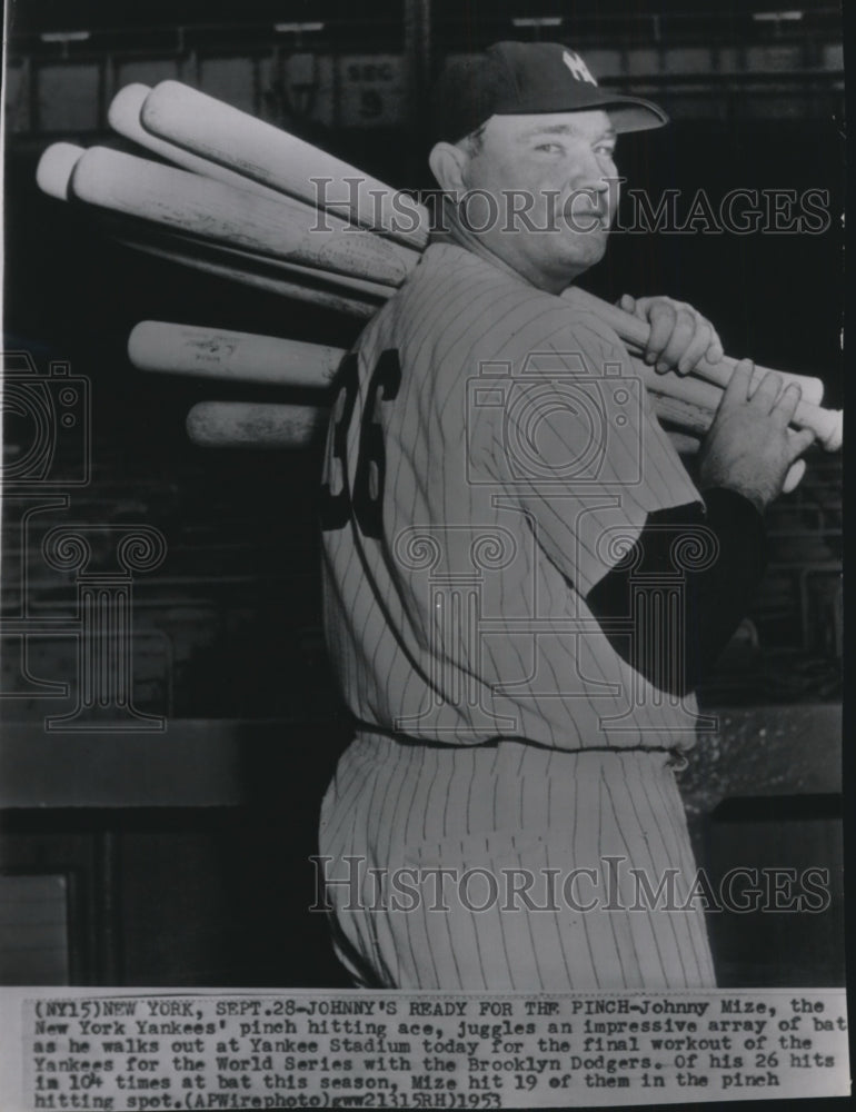 1953 Press Photo New York Yankees Player Johnny Mize Carrying an Array of Bats- Historic Images