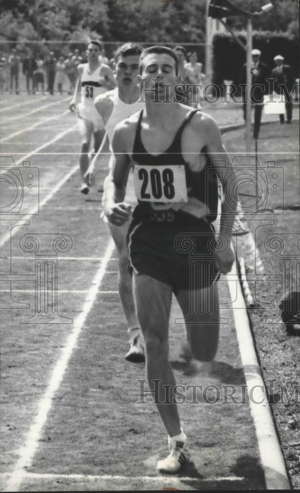 1966 Press Photo Track and field runner, Rich Mesner- Historic Images